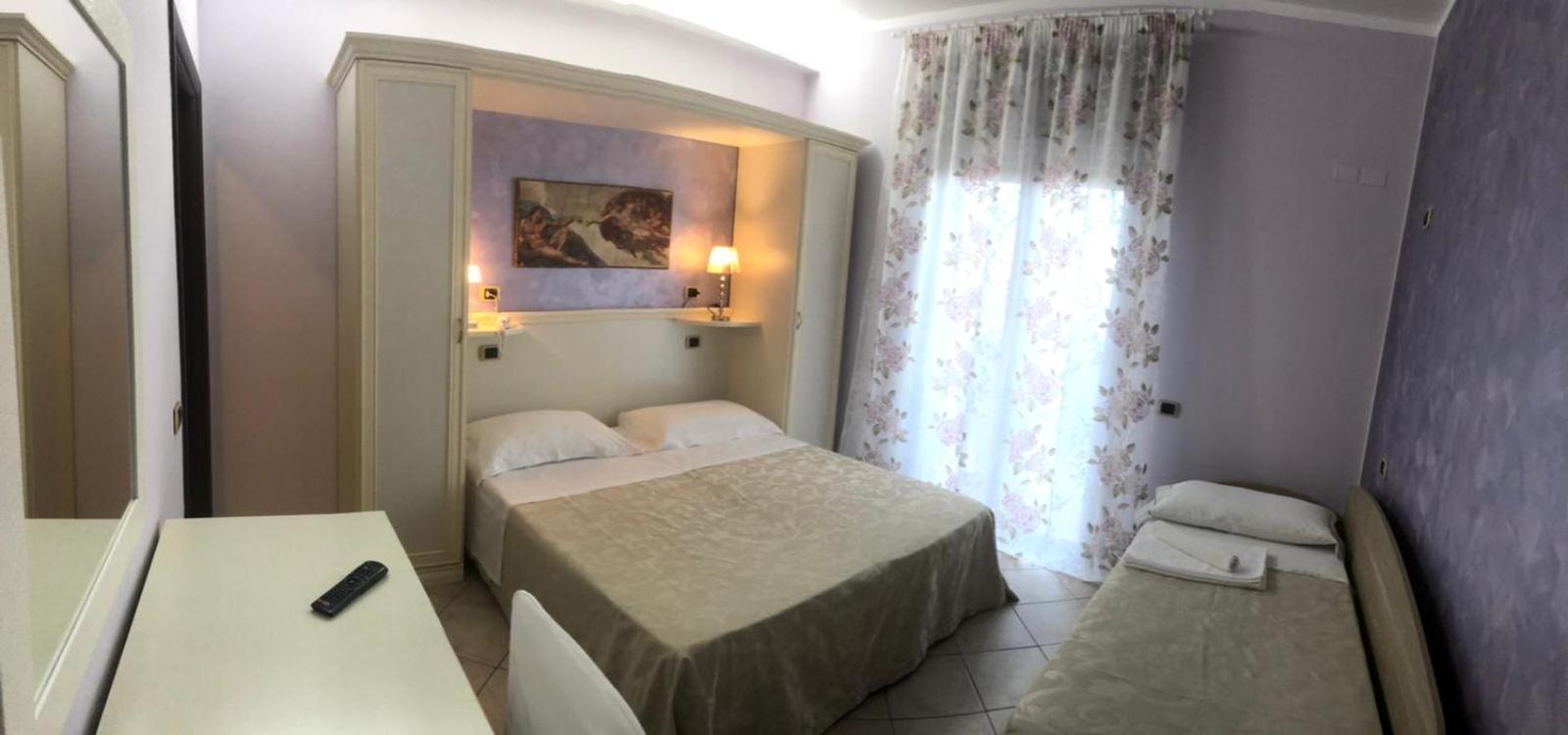 Pensione Degli Ulivi Porto SantʼElpidio Habitación foto